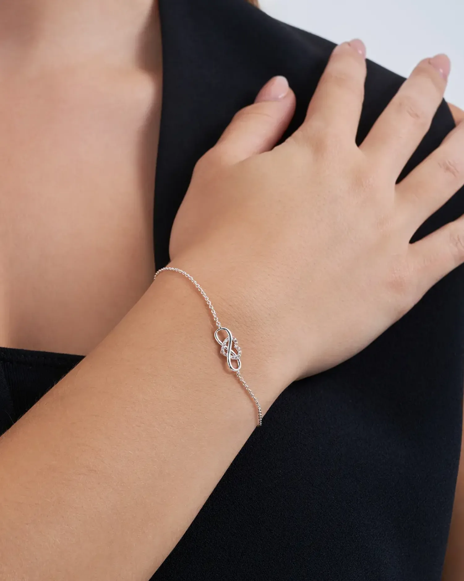 Bijou Brigitte Für Bestimmte Personen>Armband mit Anhänger - Infinity Heart silber
