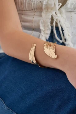 Bijou Brigitte Armbänder Gold|Boho-Schmuck>Armreif - Hammered Leaf gold