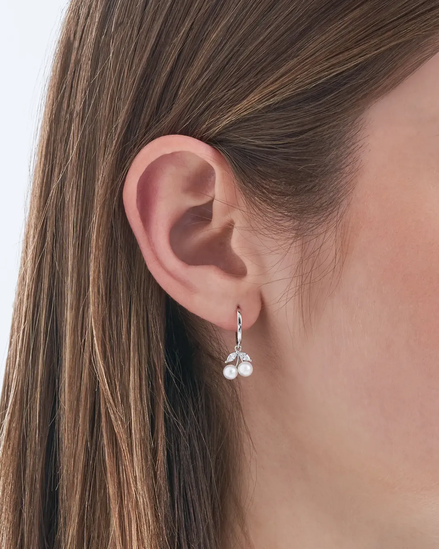 Bijou Brigitte Perlenschmuck|Creolen>Creolen - Pearly Cherrys weiß, silber