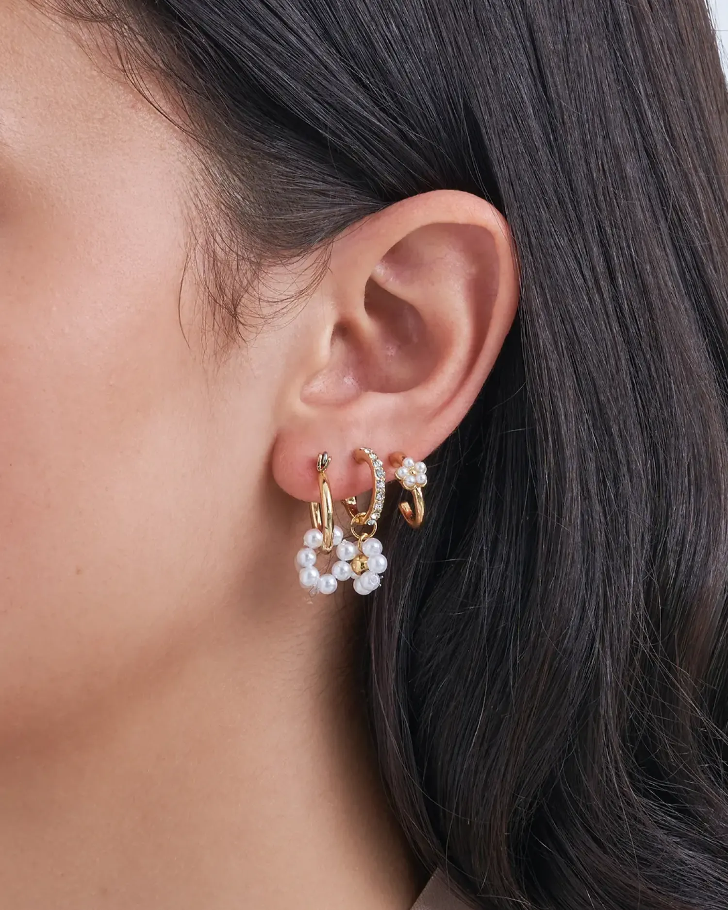 Bijou Brigitte Perlenschmuck|Creolen>Creolen-Set - Pearly Flowers gold, weiß