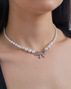 Bijou Brigitte Perlenketten>Kette - Pearly Bow weiß, silber
