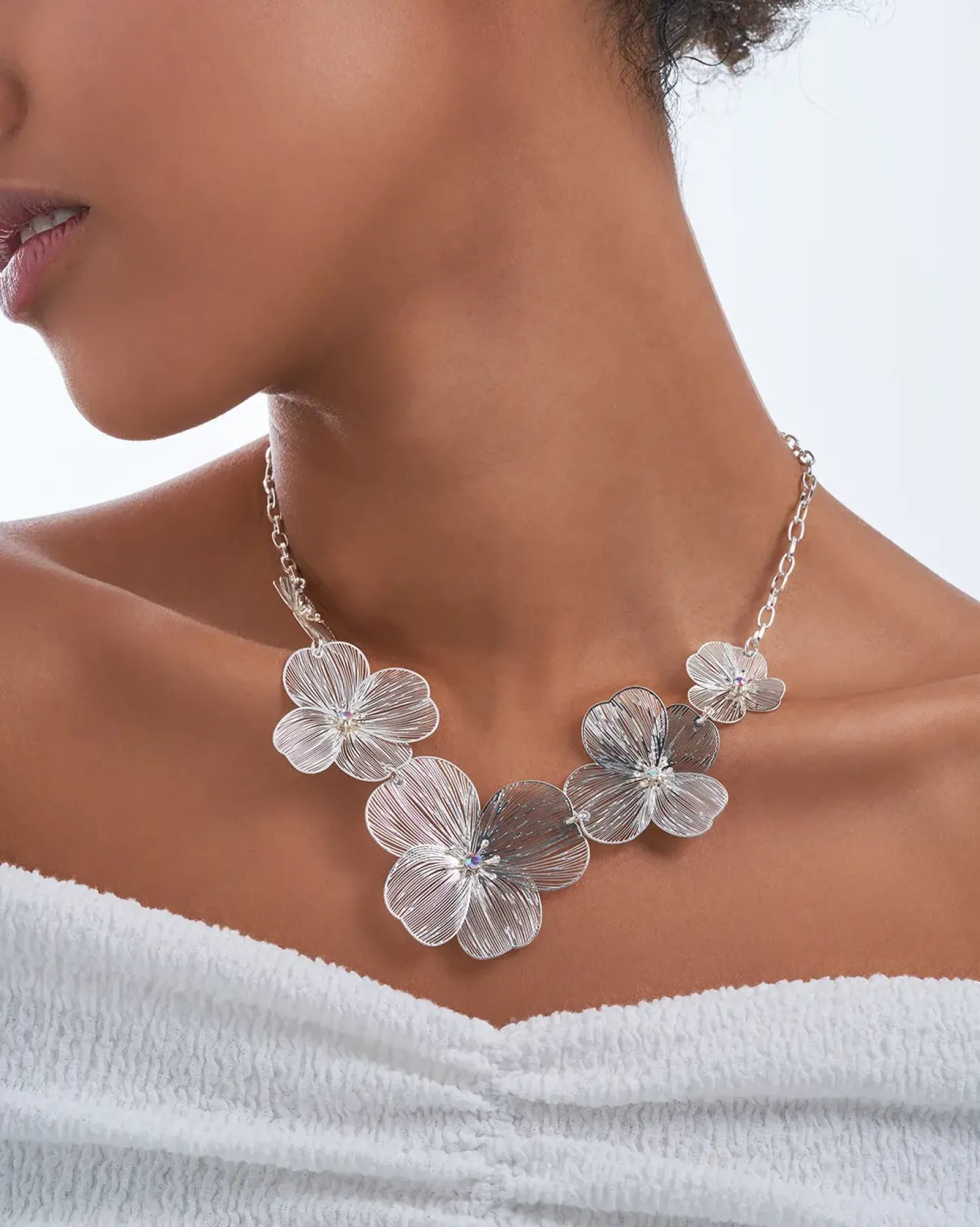 Bijou Brigitte Statement-Ketten|Blumenschmuck>Kette - Silver Petal silber