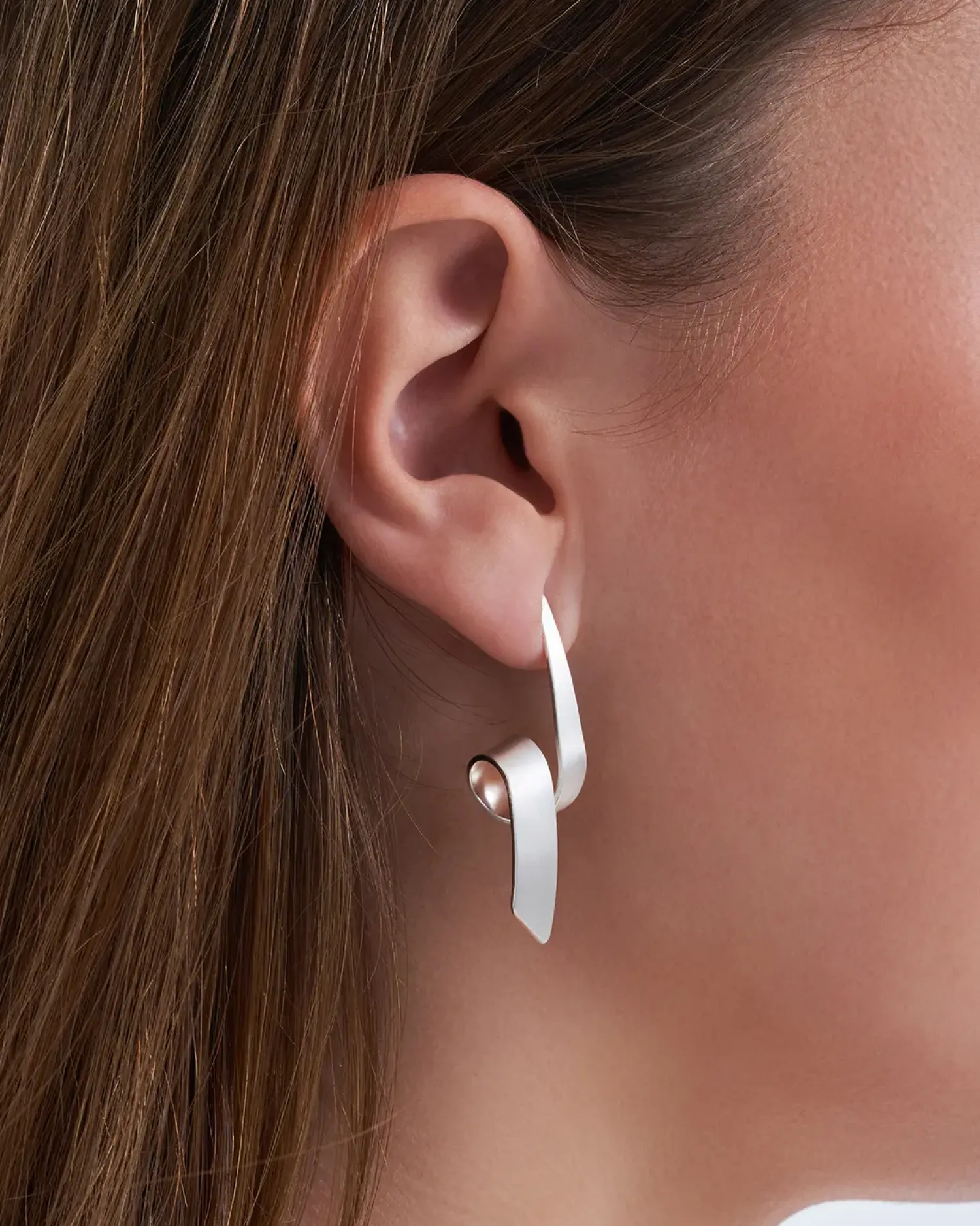 Bijou Brigitte Ohrstecker>Ohrstecker - Curved Silver silber