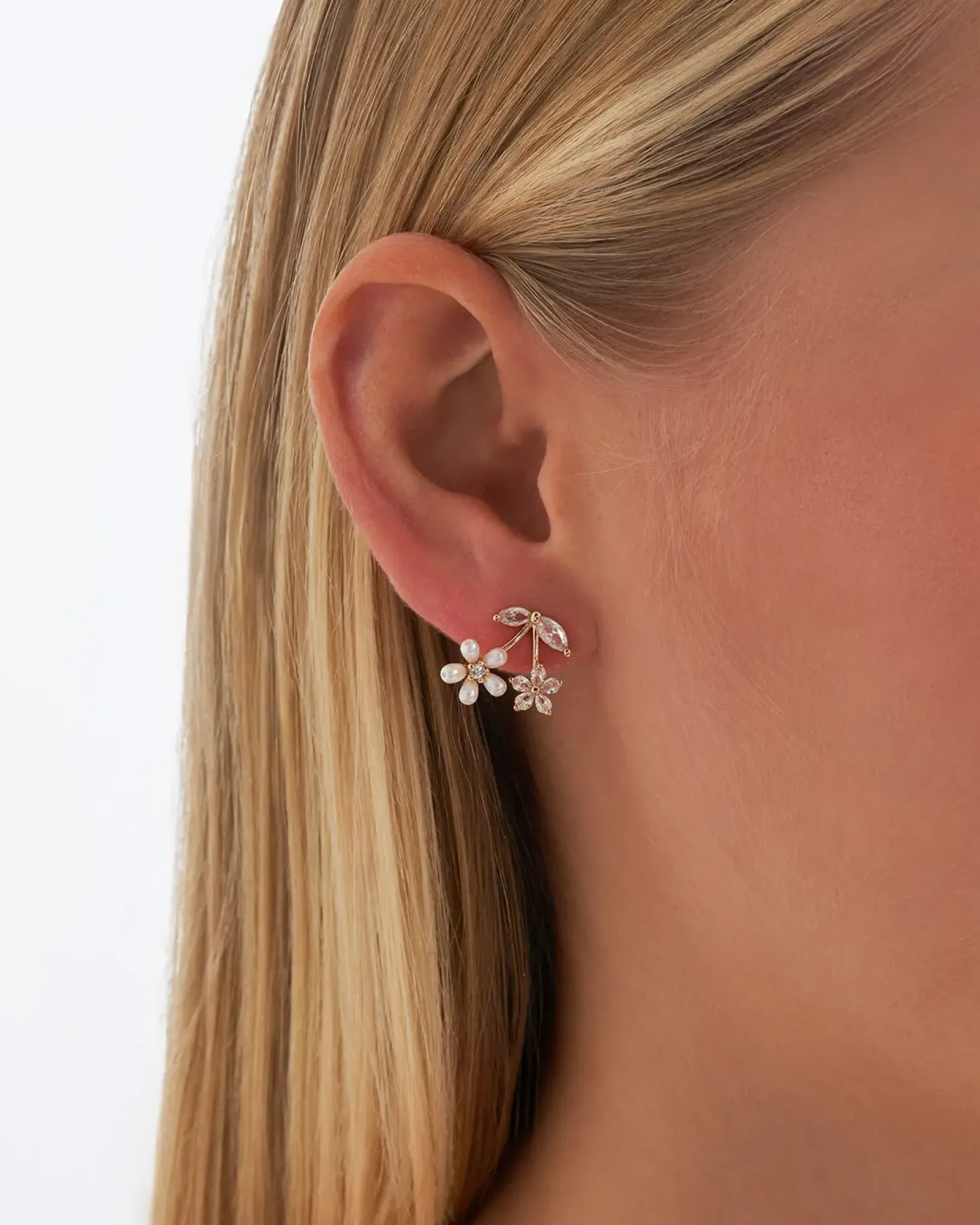 Bijou Brigitte Ohrringe Gold|Blumenschmuck>Ohrstecker - Dainty Sakura gold