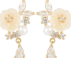 Bijou Brigitte Perlenschmuck|Ohrringe Gold>Ohrstecker - Delicate Blossom gold, weiß