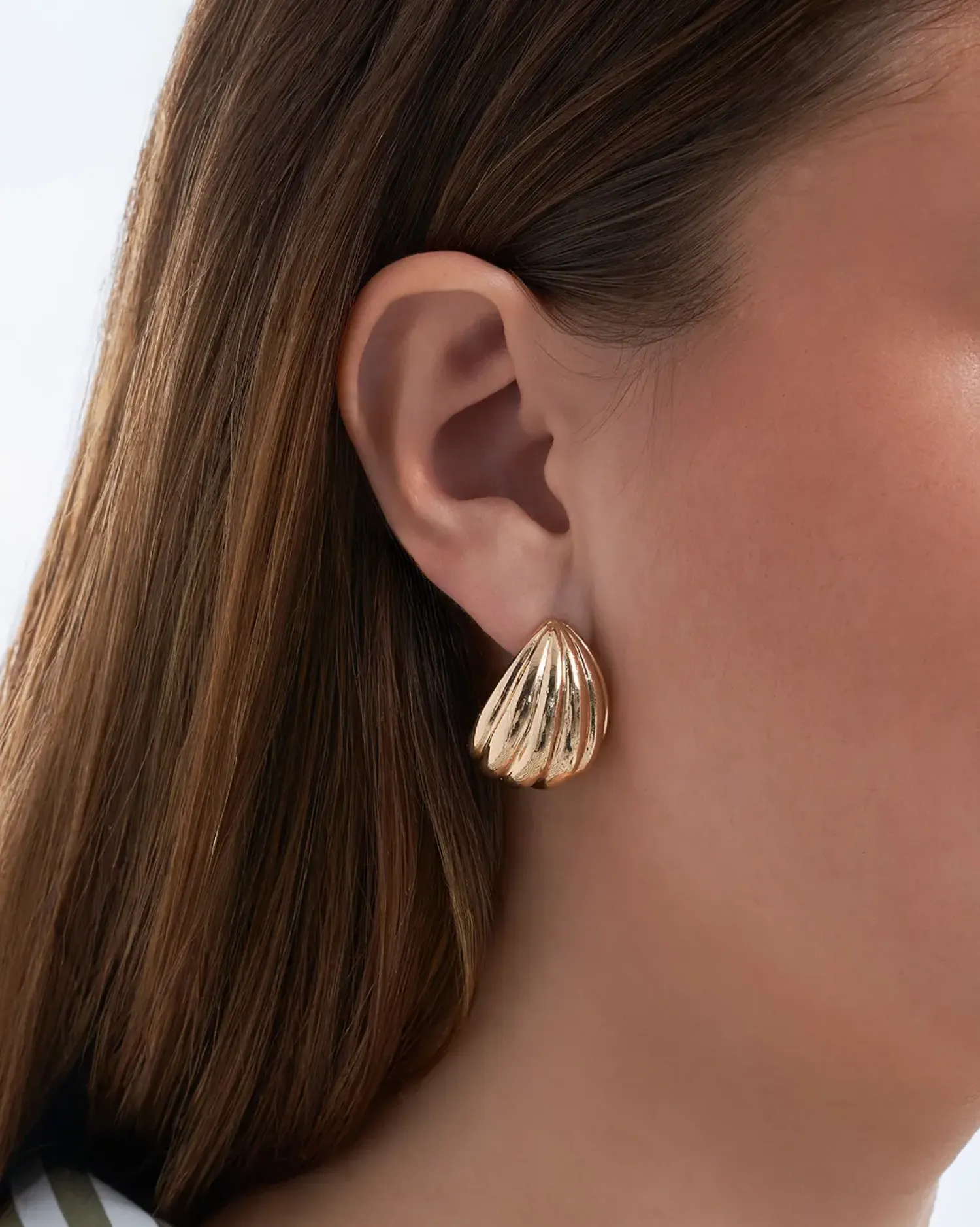 Bijou Brigitte Muschelschmuck|Ohrringe Gold>Ohrstecker - Shiny Shells gold